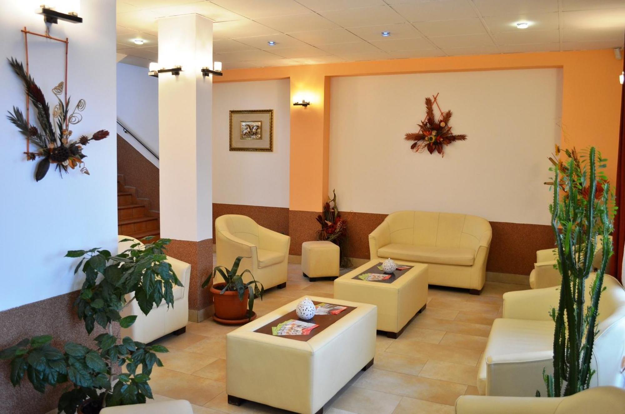 Târgu-Mureş Hotel Darina מראה חיצוני תמונה