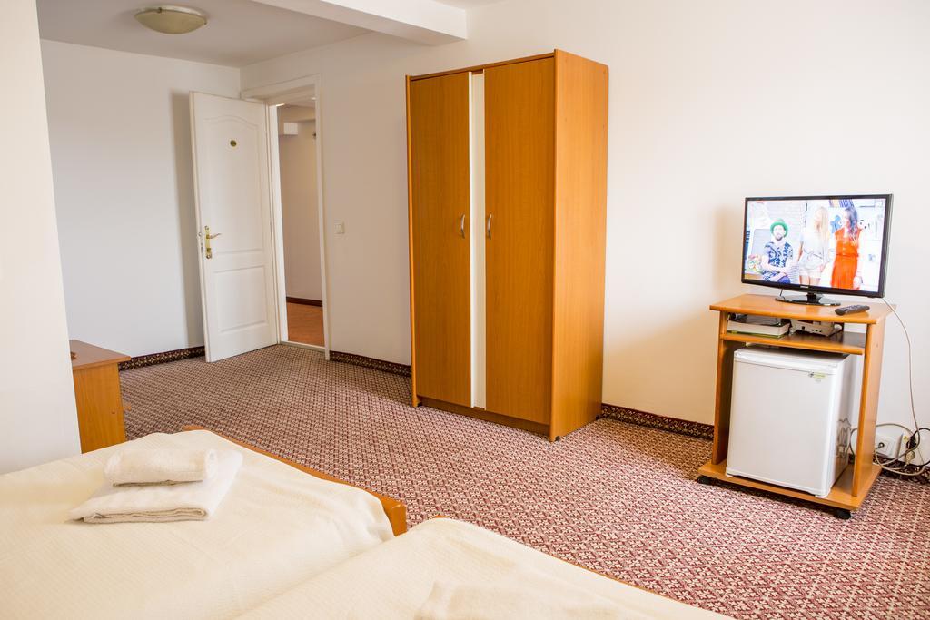 Târgu-Mureş Hotel Darina מראה חיצוני תמונה