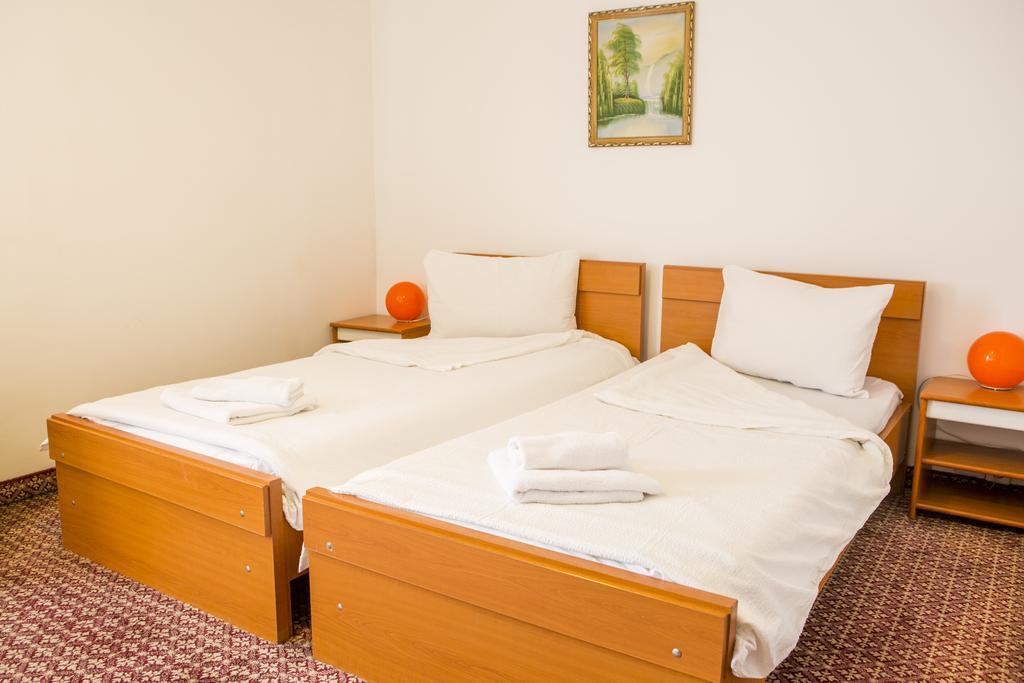 Târgu-Mureş Hotel Darina מראה חיצוני תמונה